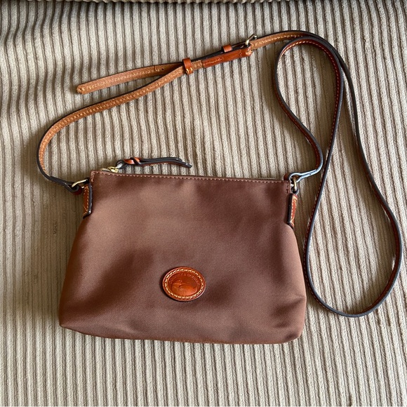 Dooney & Bourke Brown canvas w/leather Crossbody Pouchette - EUC - Picture 3 of 12